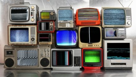 Spinoff Media Comcast Guncang ETF Sektor dan ETF Dividen CMCSA
