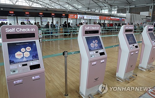 고유가 직격탄 맞은 저비용항공사, 운항 900편 감축과 무급휴직 확산